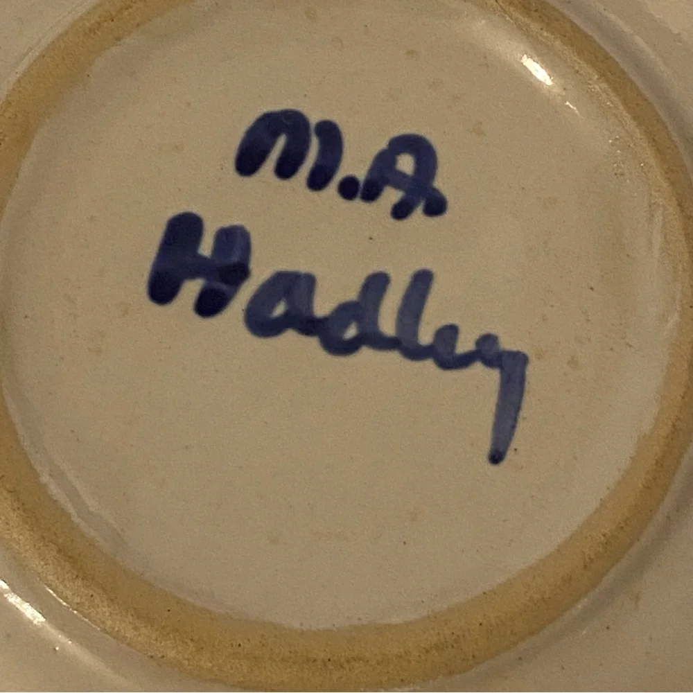 M A HADLEY PLATE POTTERY BLUE WHITE GREEN BLUEBERRY BOUQUET HOME DINING DINNER